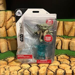 Disney Star Wars Toybox Yoda with Lightsaber